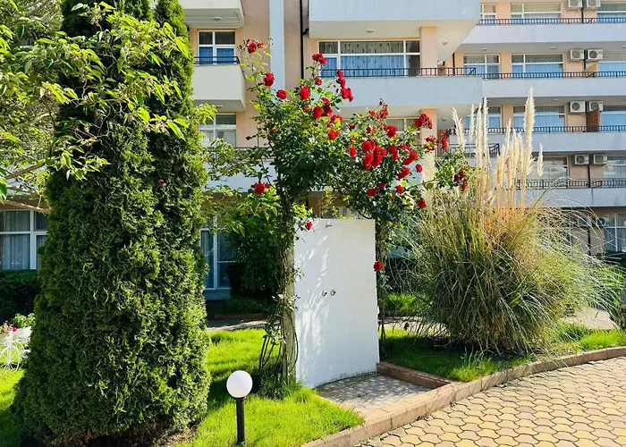 Grand Kamelia B 2,8 Large Sunny Apartment Slantschew brjag